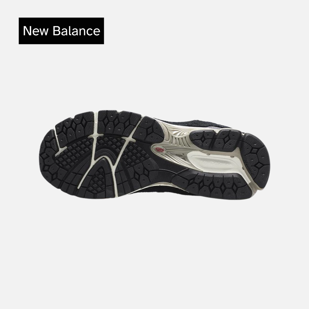 New Balance 2002R Protection Pack - Black Grey