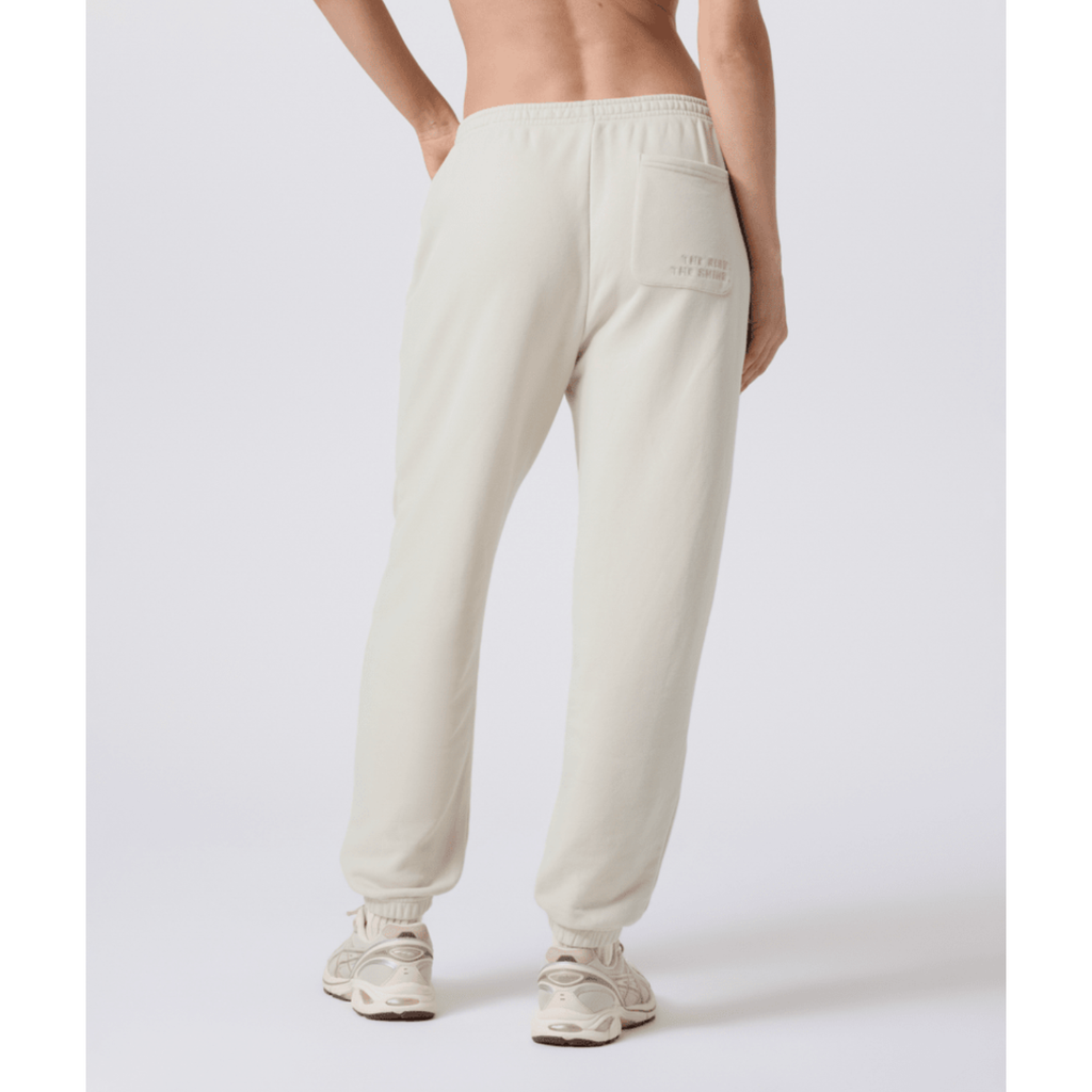 Vuori Women's Sedona Sweatpant in Bone