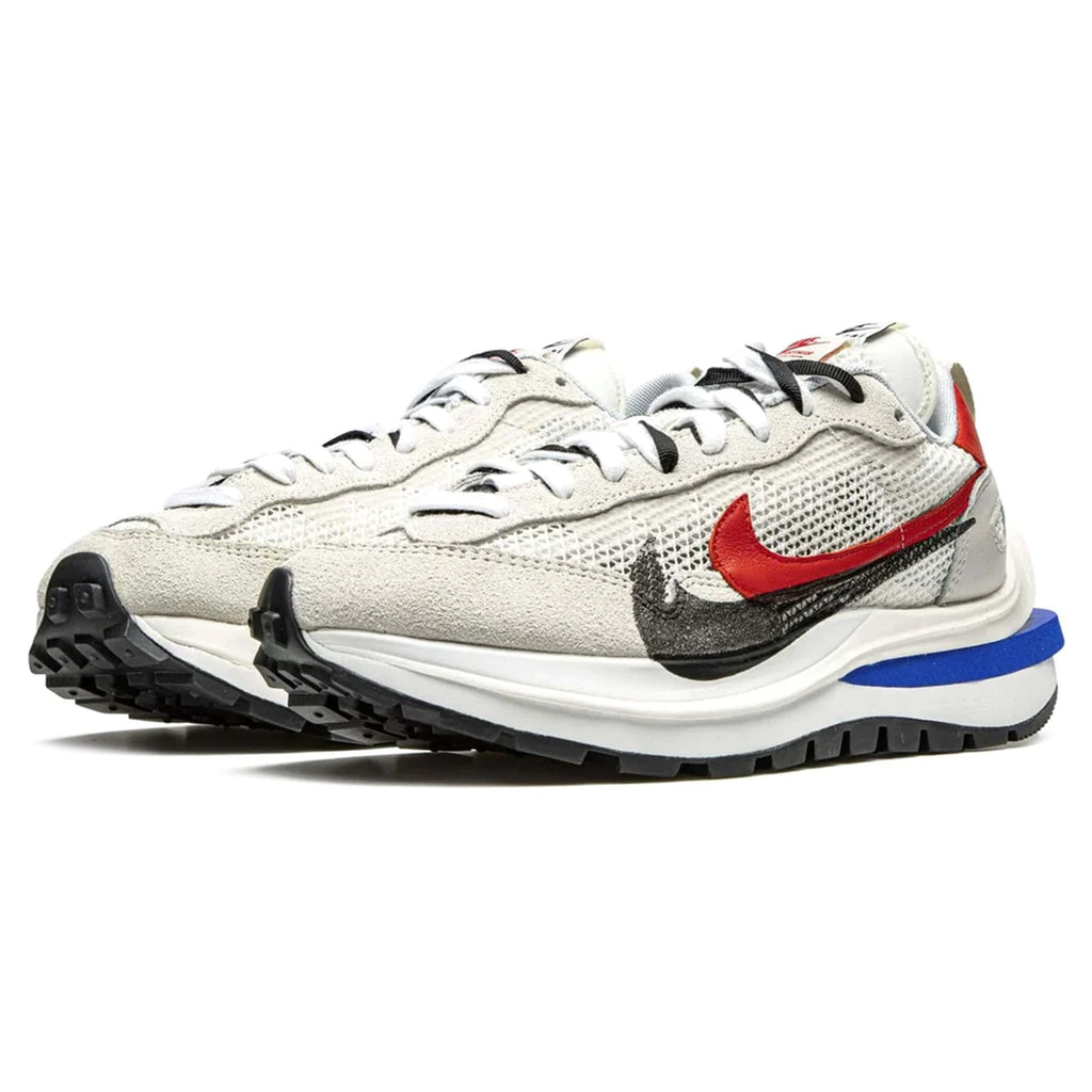Nike x Sacai Vaporwaffle Sail Sport Fuchsia Sneakers - White